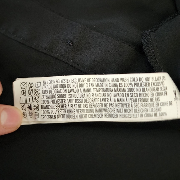 FOREVER 21 Long Sleeve Blouse. Beaded Round Neck. Button Up Back. Size 2XL - Picture 12 of 12